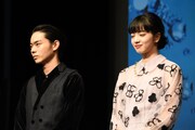 左から菅田将暉、小松菜奈。