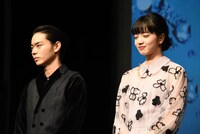 左から菅田将暉、小松菜奈。