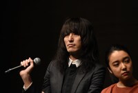 左から志磨遼平、上白石萌音。