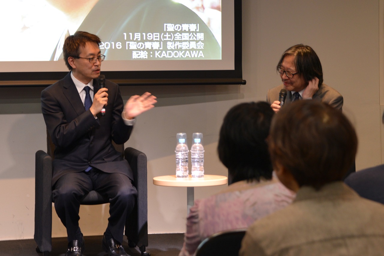 左から羽生善治、大崎善生。