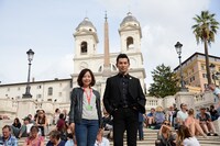 左から西川美和、本木雅弘。