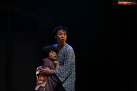 ジョンソン＆ジャクソン「夜にて」より。（撮影：宮本雅通）