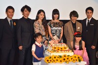 「バースデーカード」初日舞台挨拶の様子。