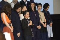 締めの挨拶を任された鈴木福（中央）。