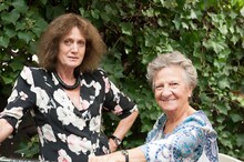 「92歳のパリジェンヌ」メイキング写真。左からノエル・シャトレ、マルト・ヴィラロンガ。