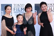 左から山田真歩、伊東蒼、安藤サクラ、新藤風。