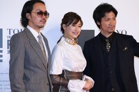 左から半野喜弘、大野いと、青木崇高。