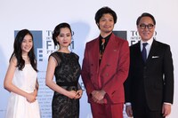 左から山口まゆ、杉野希妃、青木崇高、佐野史郎。