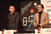 左からブリランテ・メンドーサ、ルー・ヴェローソ。