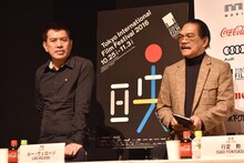 左からブリランテ・メンドーサ、ルー・ヴェローソ。