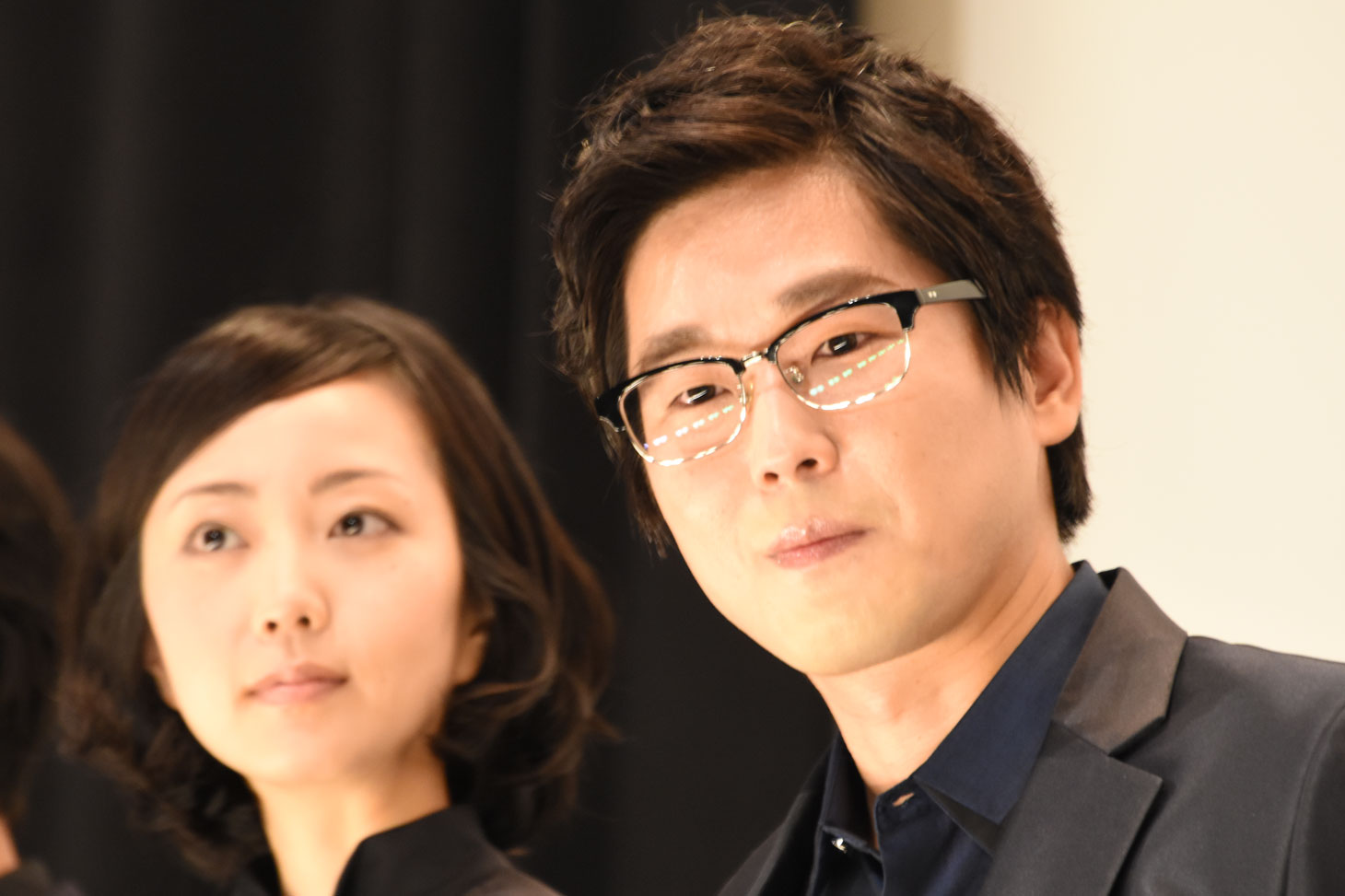 左から木南晴夏、山崎樹範。