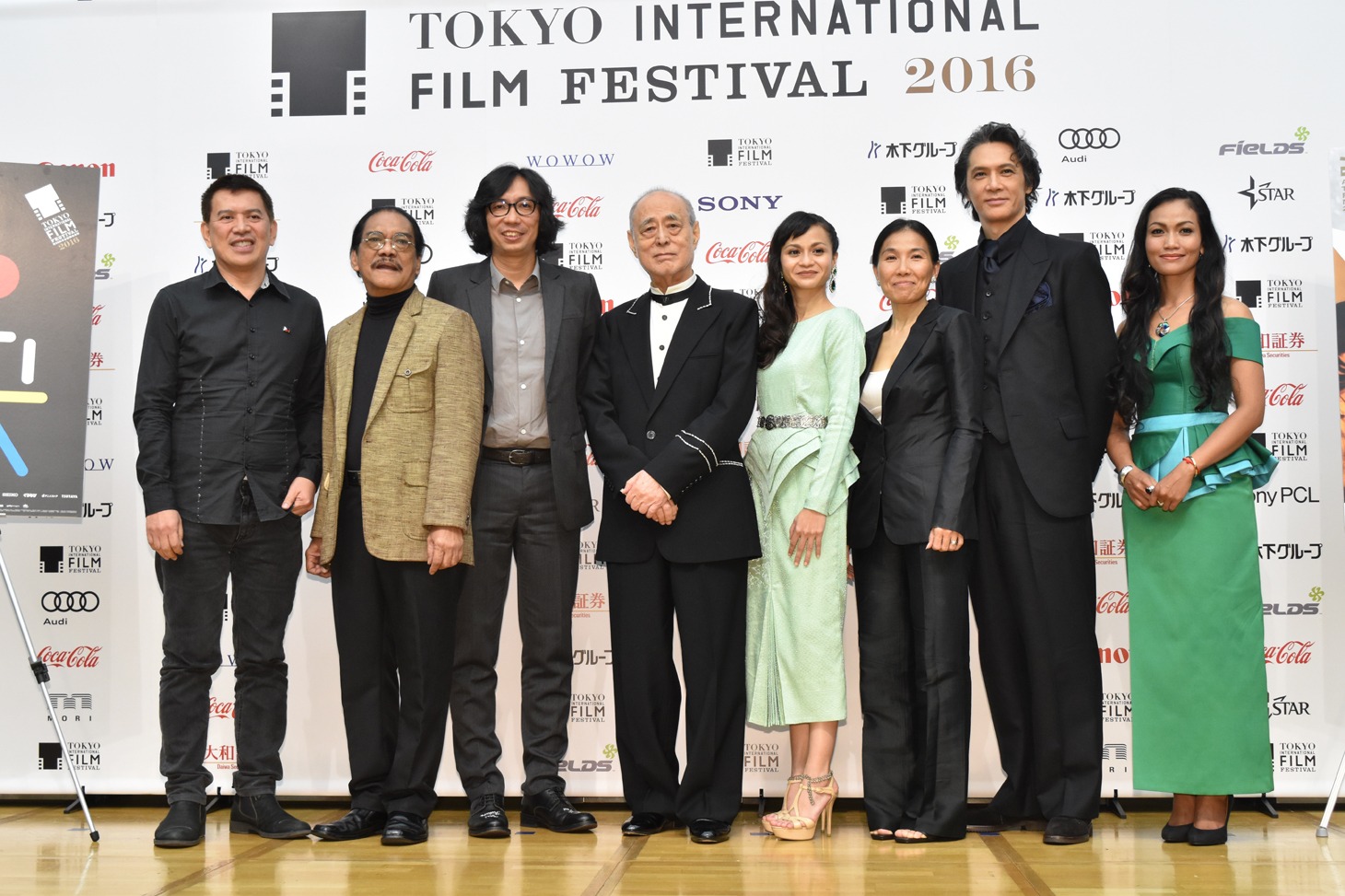 「アジア三面鏡2016：リフレクションズ」会見の様子。