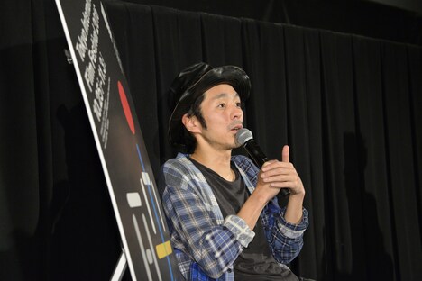 観客の質問に答える宮藤官九郎。