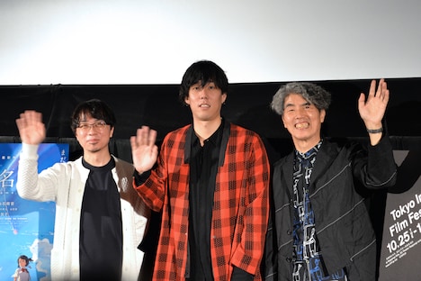 左から新海誠、野田洋次郎、東京国際映画祭Japan Now部門のプログラミングアドバイザー・安藤紘平。