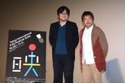 トークショーの様子。左から細田守、是枝裕和。
