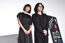 左から中山美穂、岩井俊二。