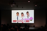 「仮面ライダーエグゼイド」出演者からのビデオメッセージ上映時の様子。左から瀬戸利樹、飯島寛騎、松本享恭。