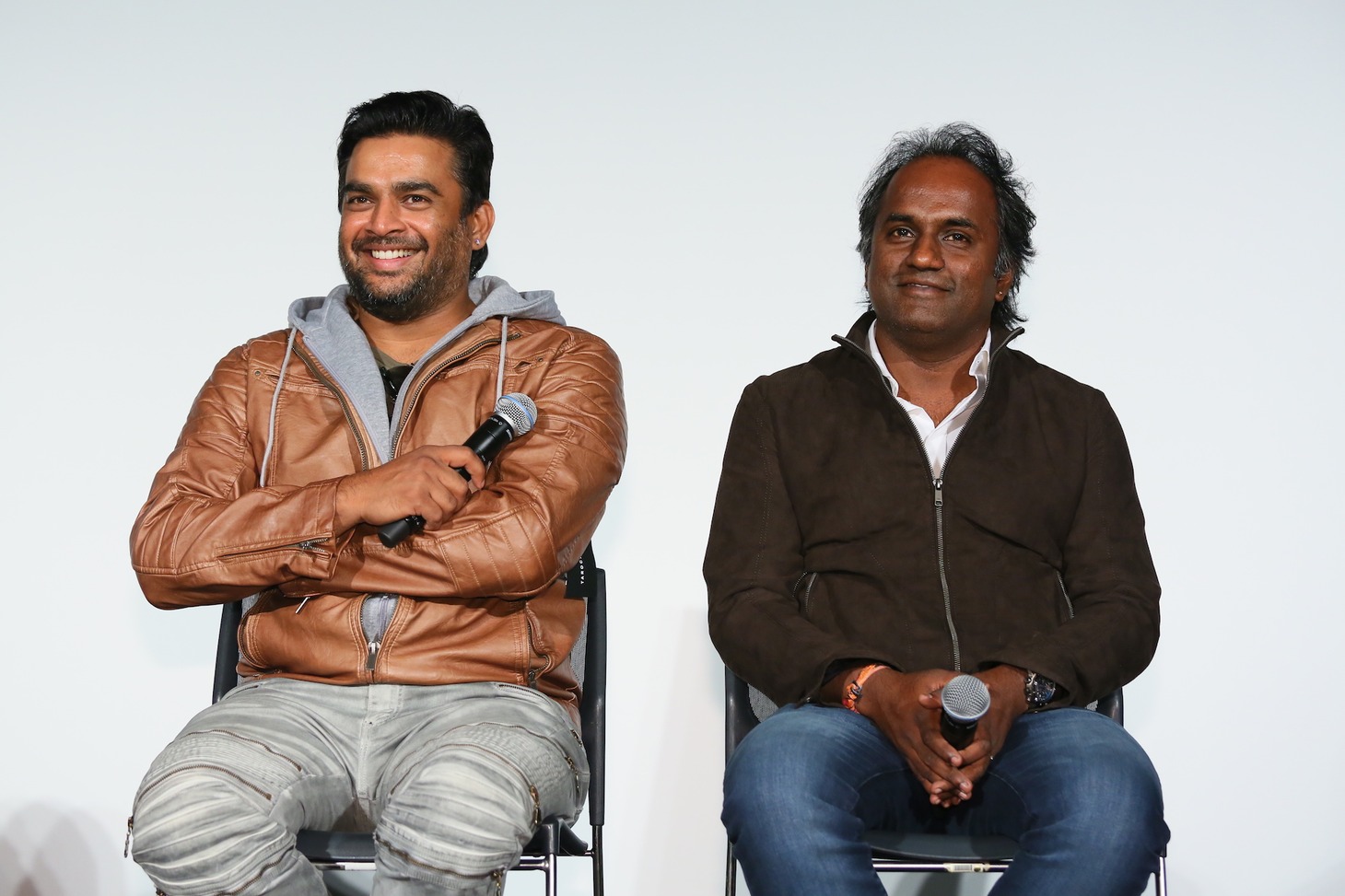 左からR・マーダヴァン、シャシカーント・シヴァージー。(c)2016 TIFF