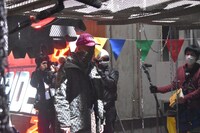 鰐戸三蔵役の間宮祥太朗。