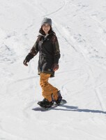 スノーボードで登場した大島優子。