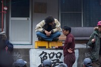 安藤政信（左）と山口雅俊（右）。