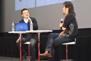 トークイベント「アニメーションの音を聴く vol.1」の様子。左から古城環、笠松広司。