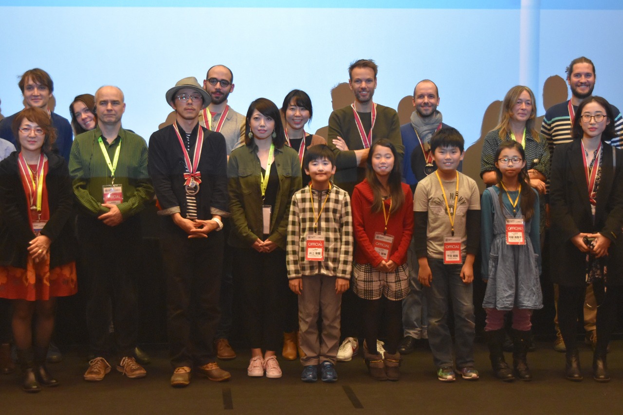 新千歳空港国際アニメーション映画祭2016の授賞式および閉会式の様子。