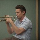 イーサン・ホークがラブソング歌い上げる「ブルーに生まれついて」本編映像