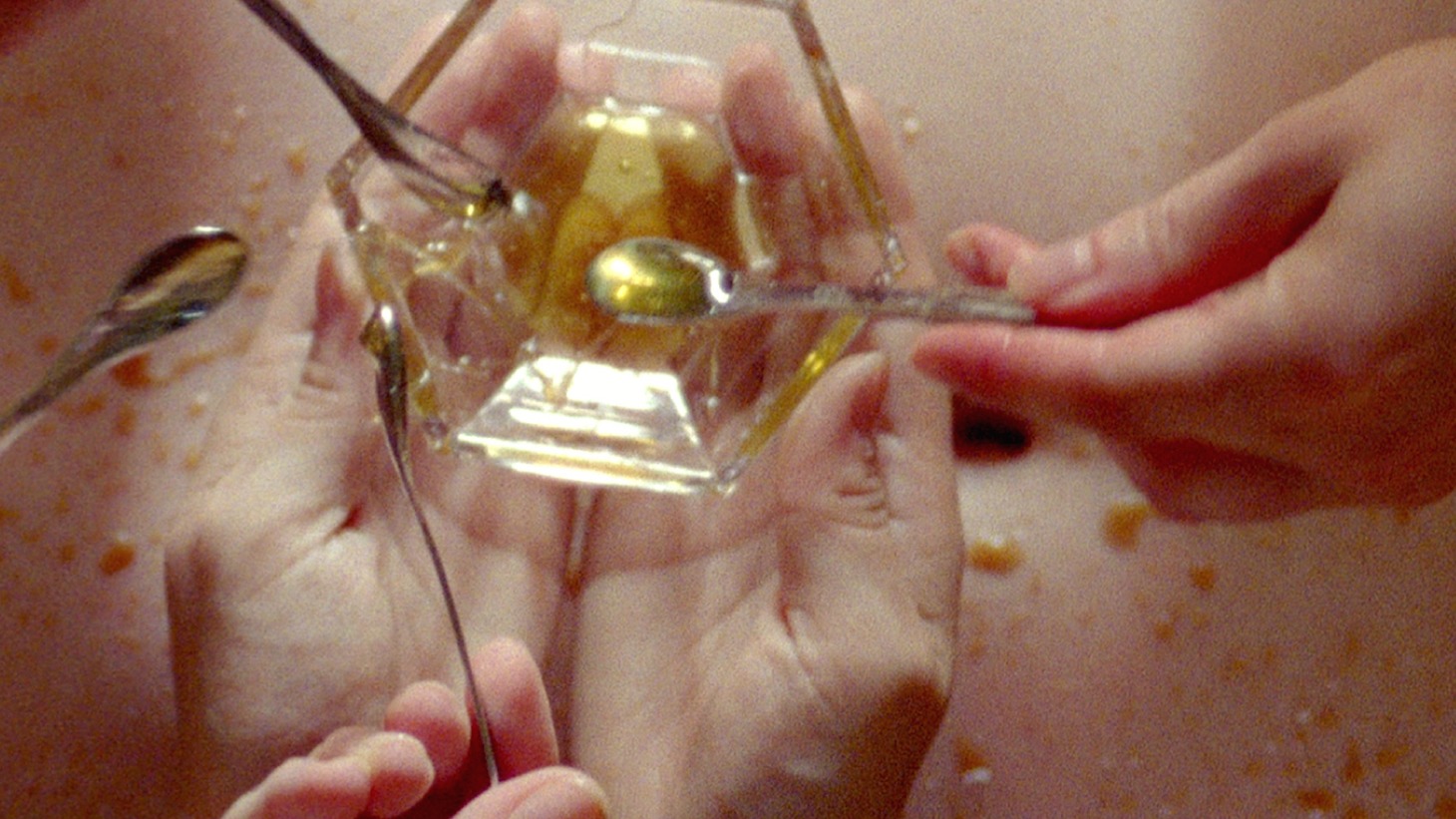 「ネクター」 (c)De Films en Aiguille visa d'exploitation 138 319
