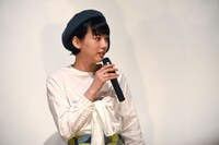 片渕須直に「監督も生活の才能がないですよね（笑）」と言うのん。