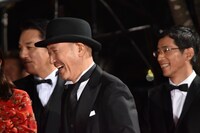 岡田准一に無茶振りされ、挨拶することになった小林薫。