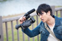 映画「スレイブメン」のワンシーン。