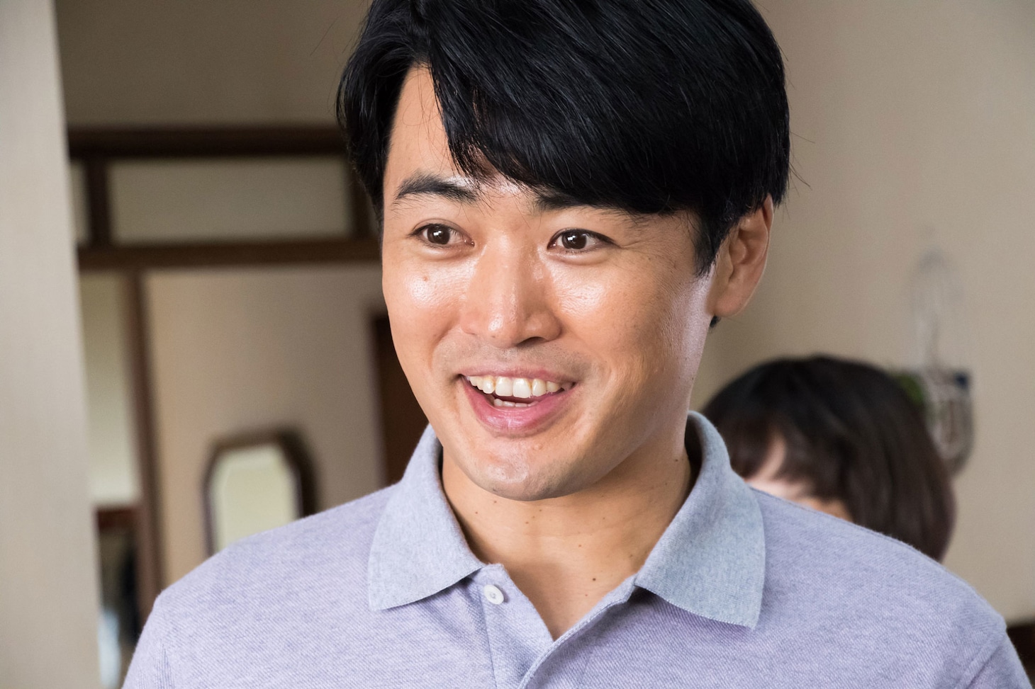 「家族はつらいよ2」より劇団ひとり。