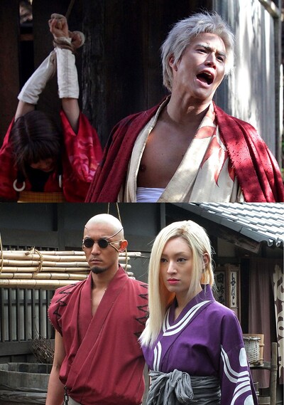 「無限の住人」場面写真。上から尸良役の市原隼人、百琳役の栗山千明。