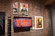 「追悼特別展 高倉健」展示の様子。