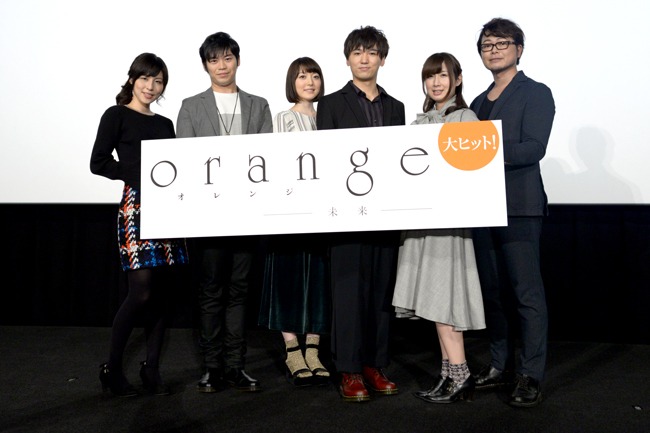 左から衣川里佳、古川慎、花澤香菜、山下誠一郎、高森奈津美、興津和幸。