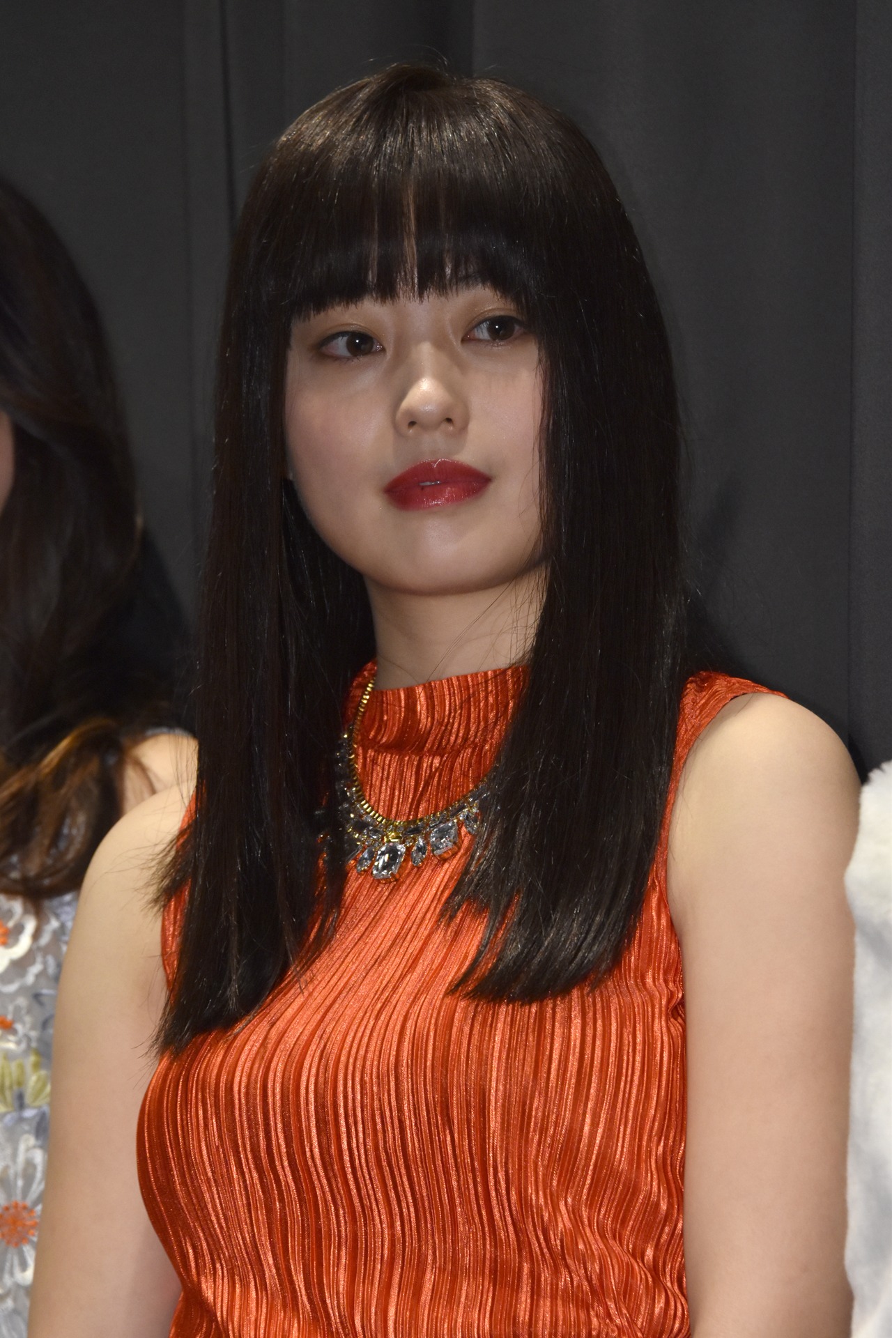冨手麻妙