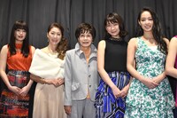 「リブート新作公開直前！45周年を迎える同日の昼下りに『団地妻』を観よう！￼女優陣が勢揃い～ロマンポルノ誕生45周年記念イベント」の様子。