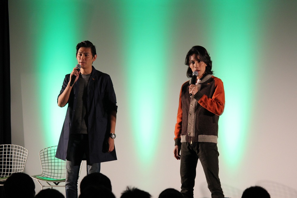 左から賀集利樹、半田健人。