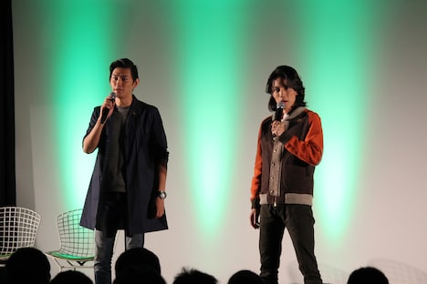 左から賀集利樹、半田健人。