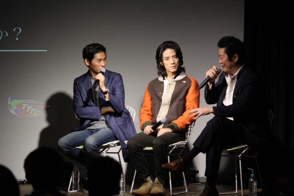「東映特撮ファン感謝祭2016」の様子。左から賀集利樹、半田健人、井上敏樹。