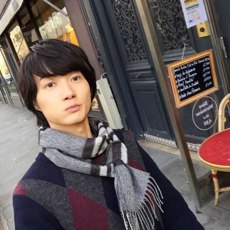 神木隆之介が自撮りした、公式Instagramへの初投稿写真。