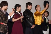 左から西銘駿、大沢ひかる、山本涼介、柳喬之、磯村勇斗。