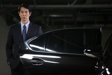 「美しい星」より、佐々木蔵之介演じる黒木克己。