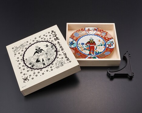 「九谷焼 ガンダム 庄三風赤い彗星図」7号皿(3万2400円)