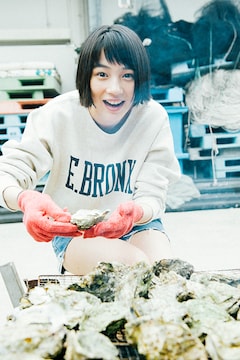 この世界の片隅に のんが広島 呉市を巡る写真集発売 映画ナタリー