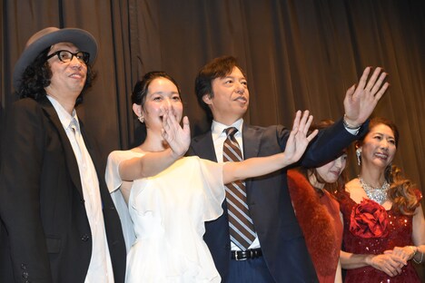 「ジムノペディに乱れる」初日舞台挨拶の様子。