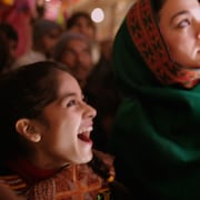 パキスタン出身の女性監督が母娘の絆描く「娘よ」、2人の逃避行を追う予告編