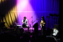 チャットモンチー 蒼井優が一夜限り緊張の バスロマンス セッション 音楽ナタリー