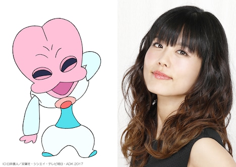 「映画クレヨンしんちゃん 襲来!! 宇宙人シリリ」に登場するシリリ(左)と、沢城みゆき(右)。